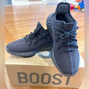 YEEZY BOOST 350 V2